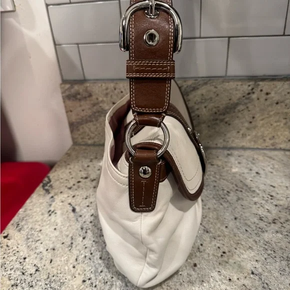 Coach soho white and Brown Leather Shoulder Bag Y2K excellent condition - Picture 2 of 9